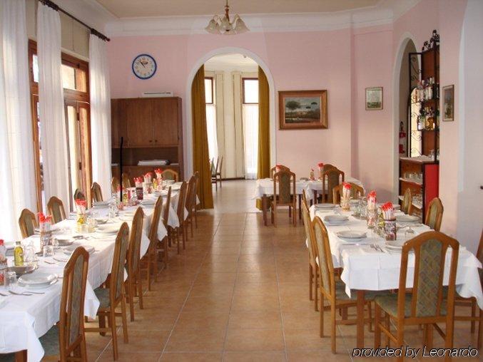 Hotel Mignon 50 Mt Dalla Spiaggia E Dall'Isola Pedonale Alassio Restaurante foto